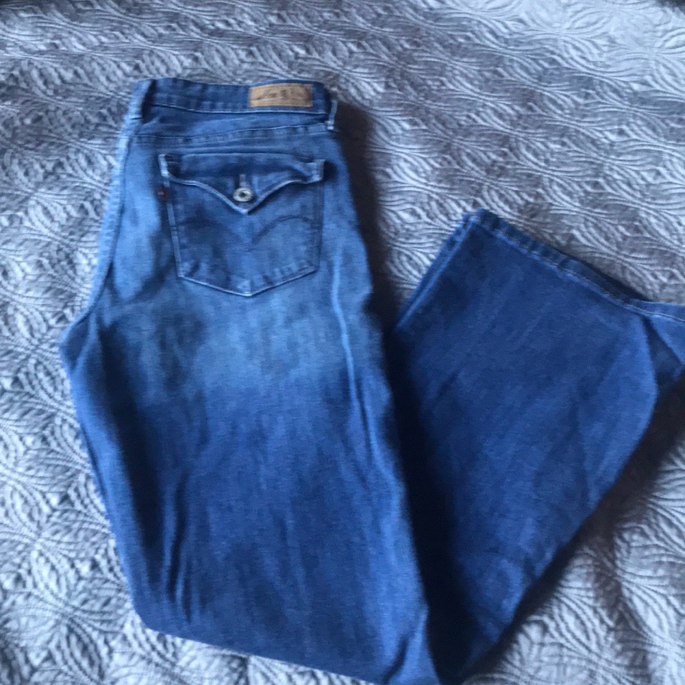 Women’s Levi jeans, like new